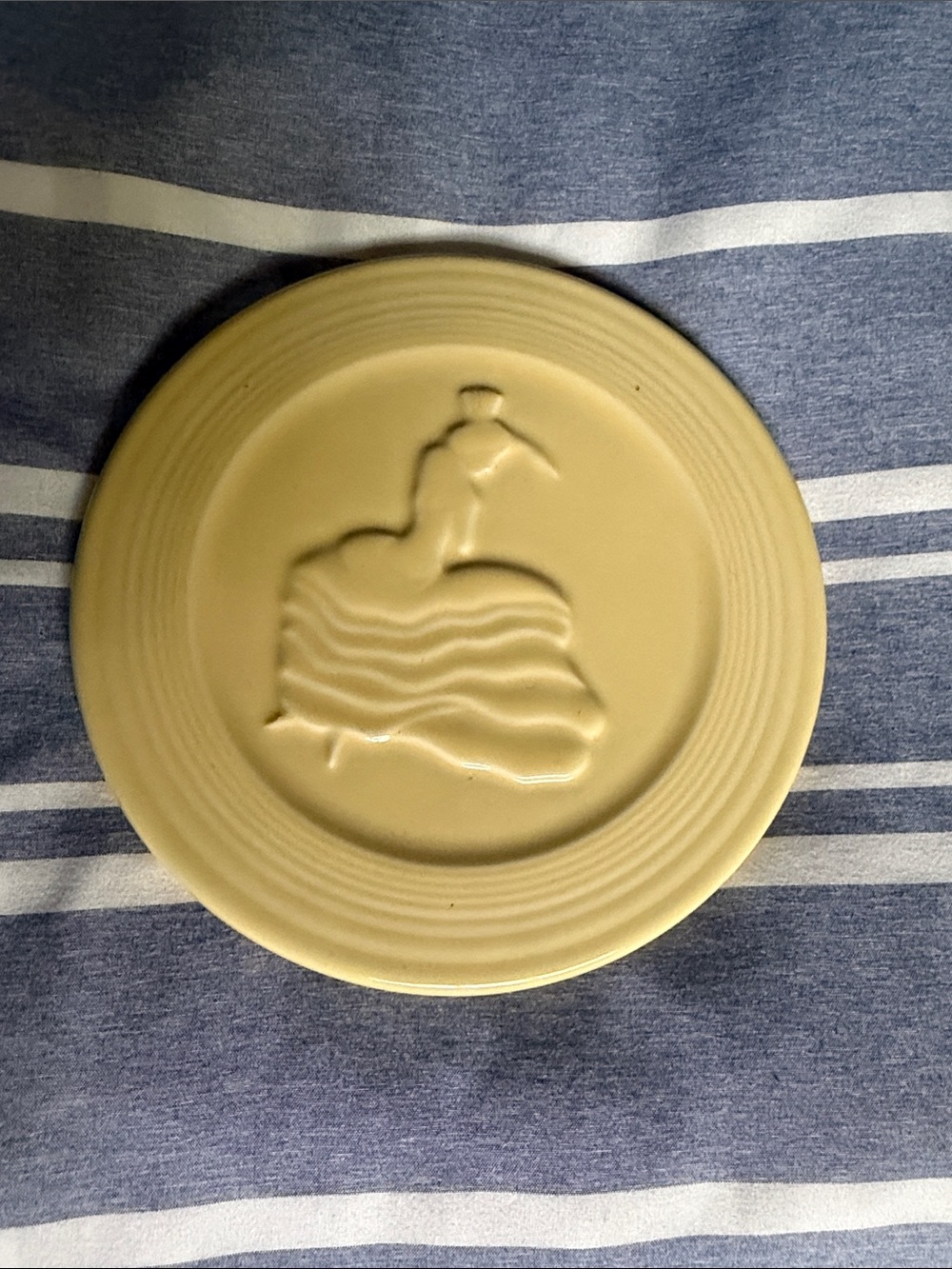 Vintage Fiestaware Pale Yellow Trivet